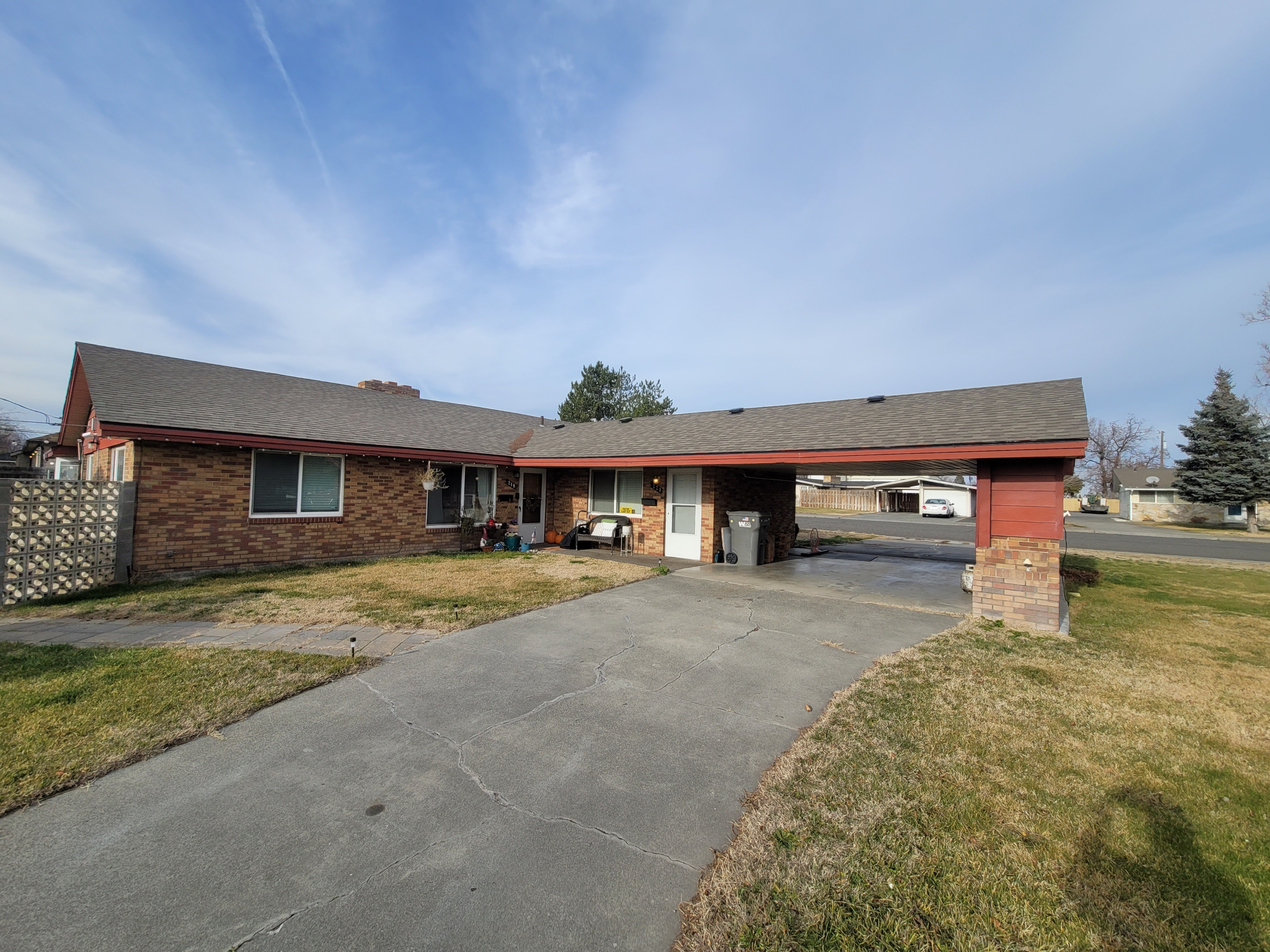 221 N Underwood Street - 221